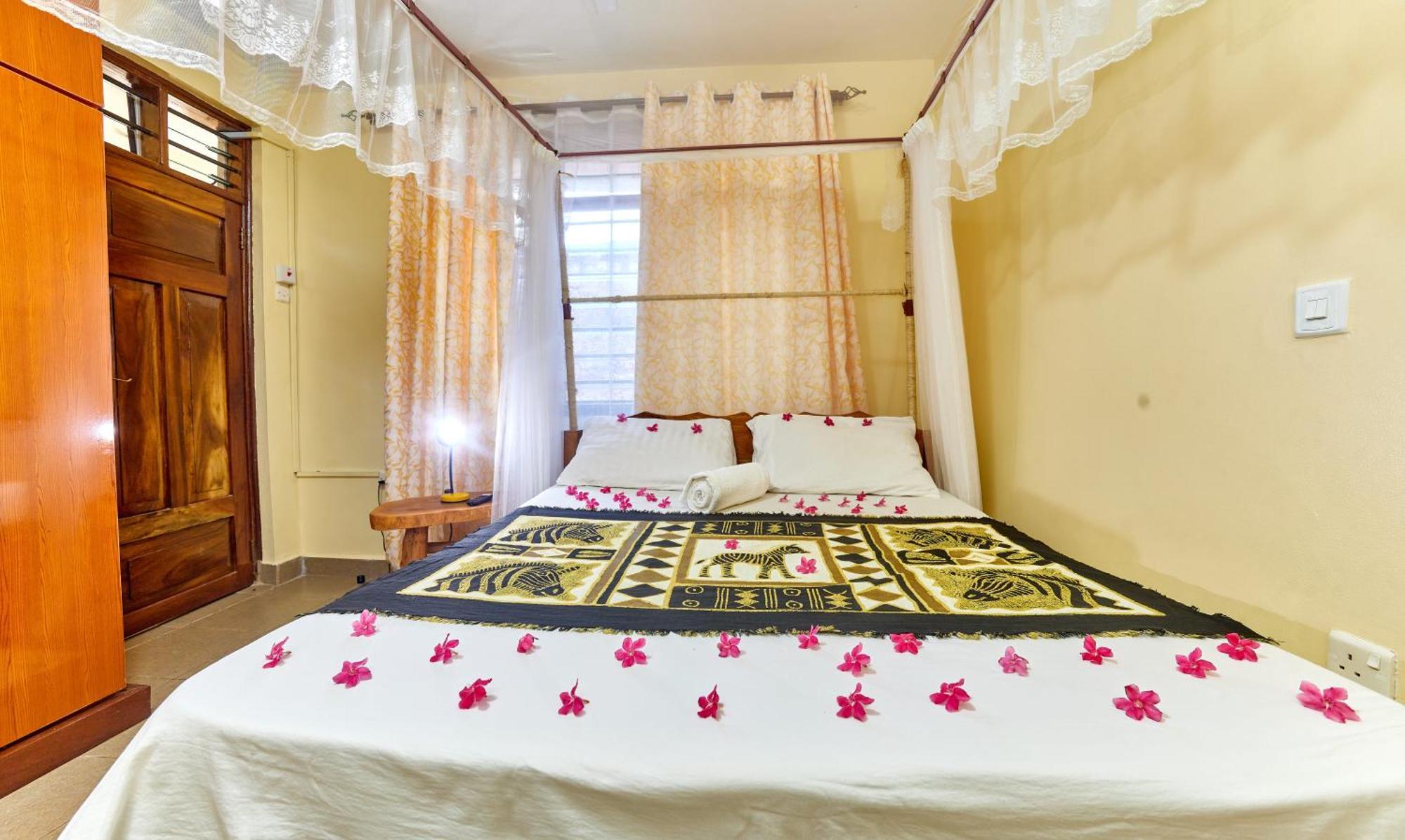Diani Beach Gold Apartments Eksteriør billede