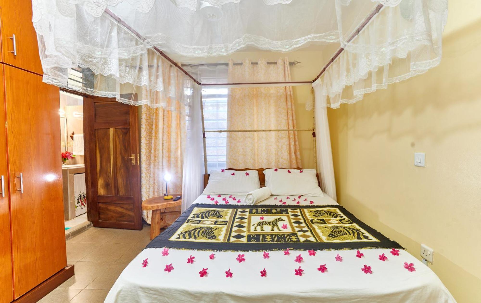 Diani Beach Gold Apartments Eksteriør billede