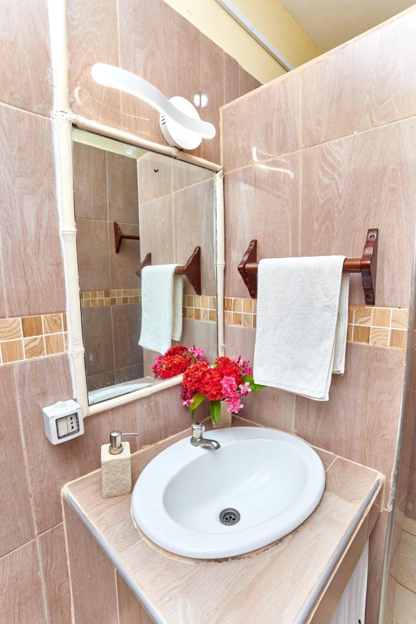 Diani Beach Gold Apartments Eksteriør billede