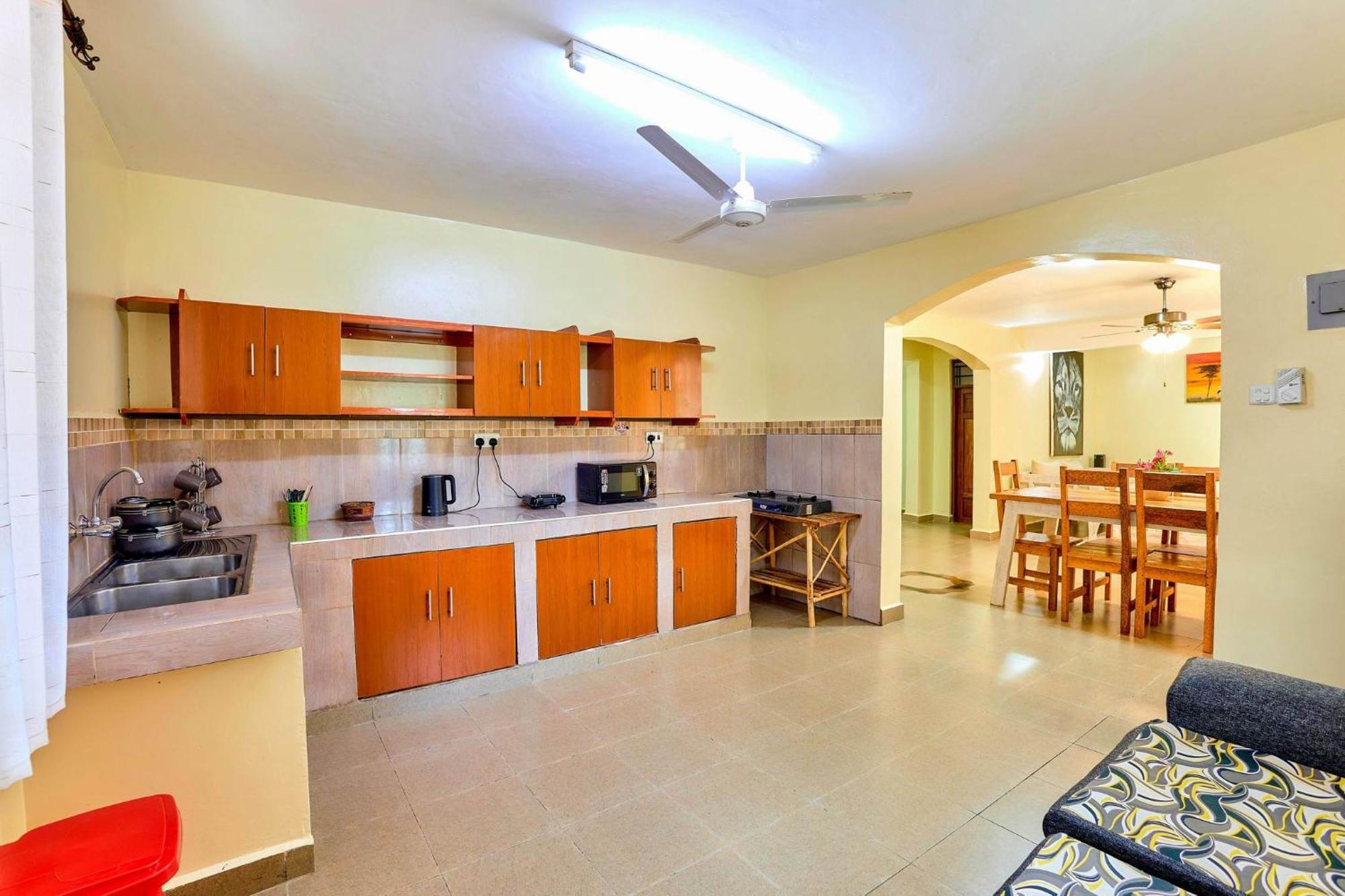 Diani Beach Gold Apartments Eksteriør billede
