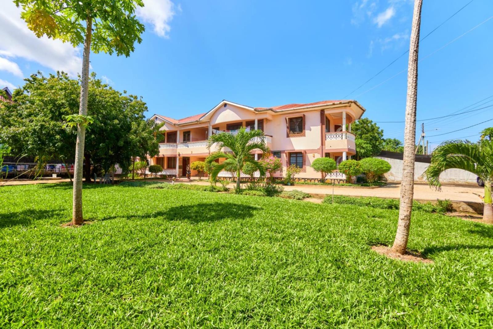 Diani Beach Gold Apartments Eksteriør billede